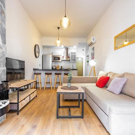 Апартаменты Cozy Flat With Common Pool & Parking - Center By Rems Малага Экстерьер фото