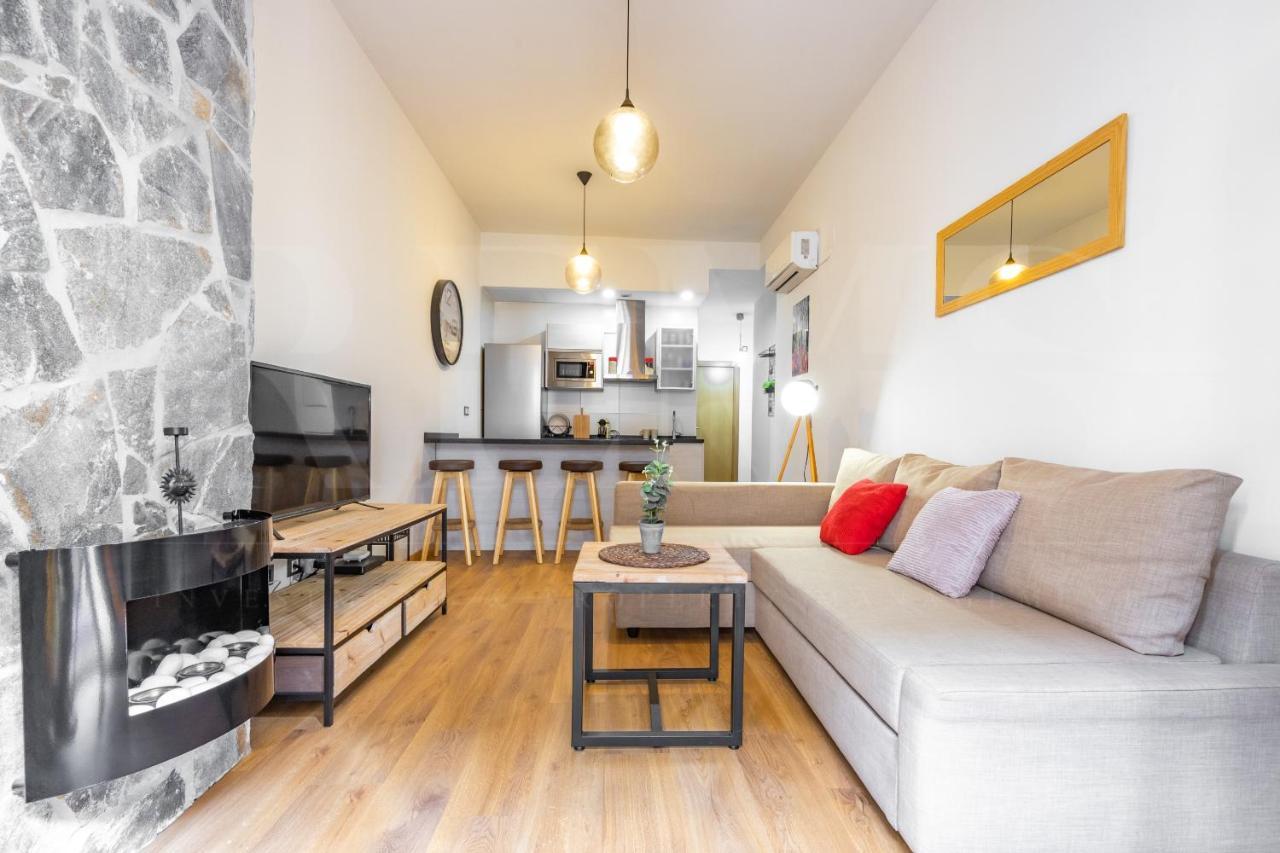 Апартаменты Cozy Flat With Common Pool & Parking - Center By Rems Малага Экстерьер фото