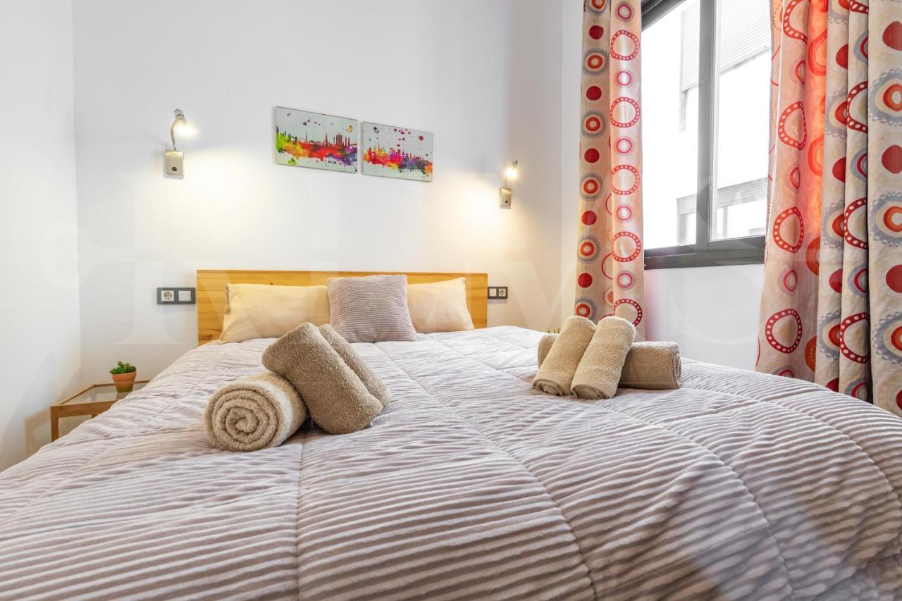 Апартаменты Cozy Flat With Common Pool & Parking - Center By Rems Малага Экстерьер фото