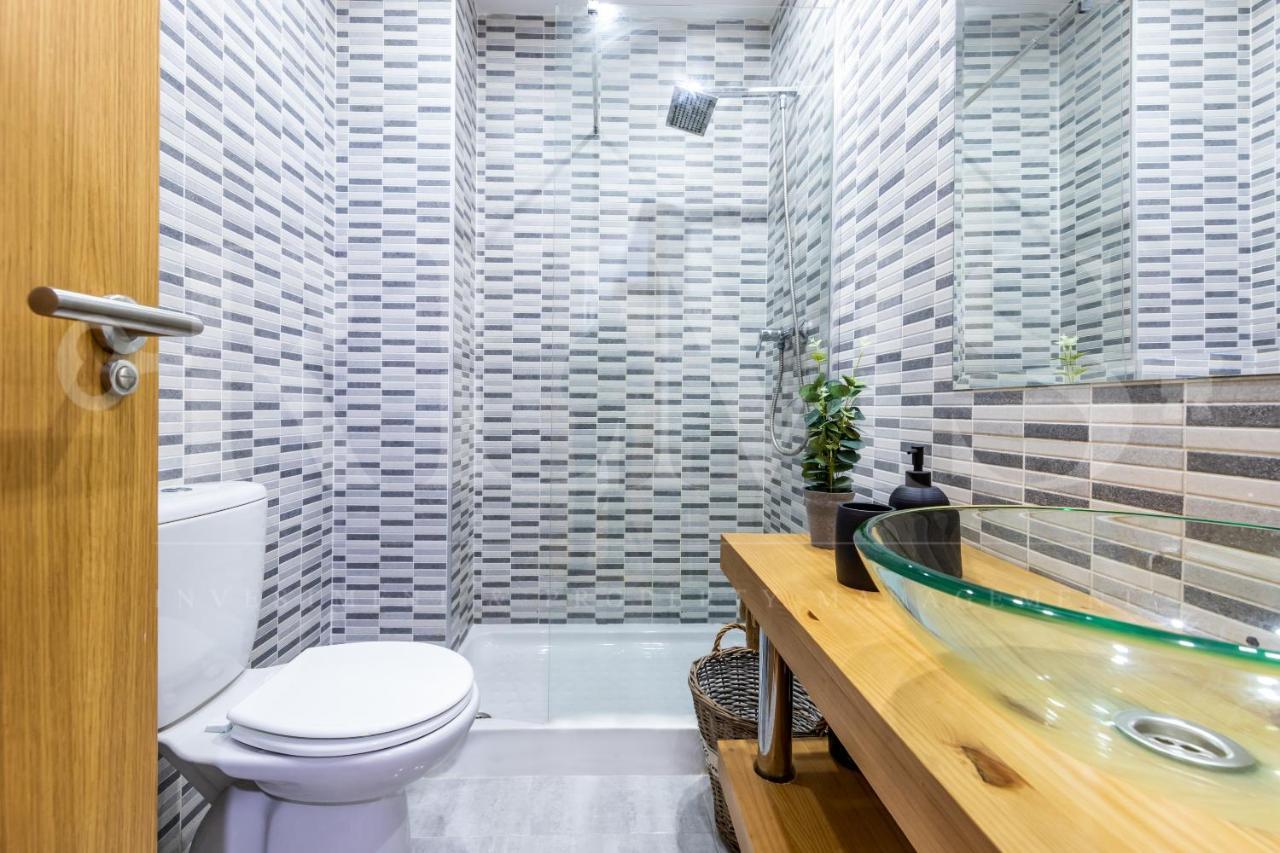 Апартаменты Cozy Flat With Common Pool & Parking - Center By Rems Малага Экстерьер фото