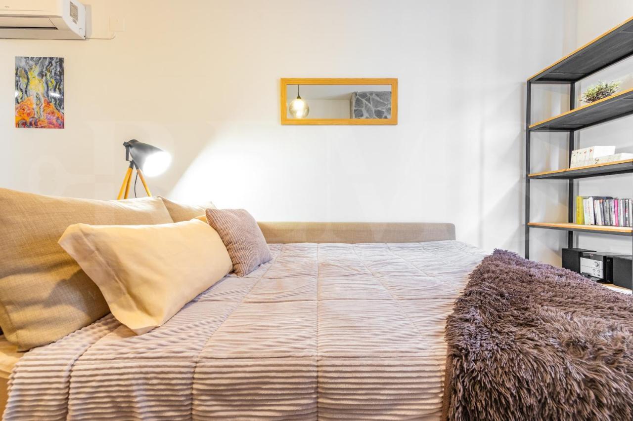 Апартаменты Cozy Flat With Common Pool & Parking - Center By Rems Малага Экстерьер фото
