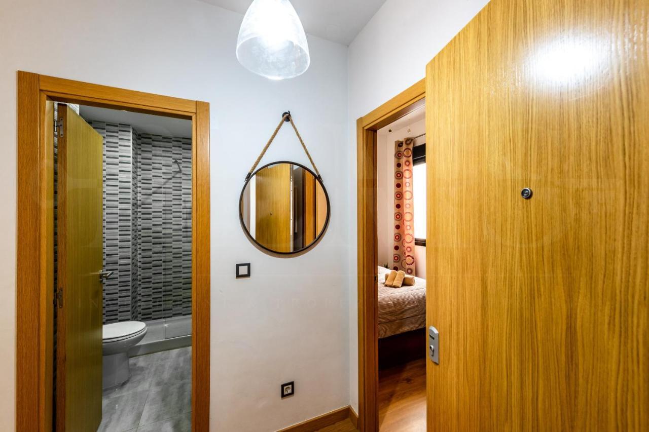 Апартаменты Cozy Flat With Common Pool & Parking - Center By Rems Малага Экстерьер фото